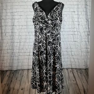 Flattering drapey sleeveless dress, EUC